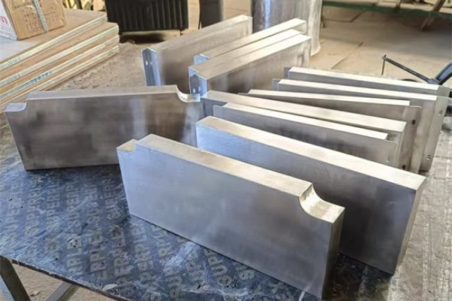 淮安不锈钢包铅件